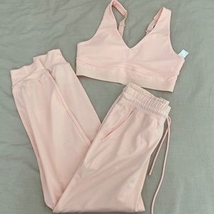 NEW FABLETICS SET PEACH JOGGER AND BRA TOP